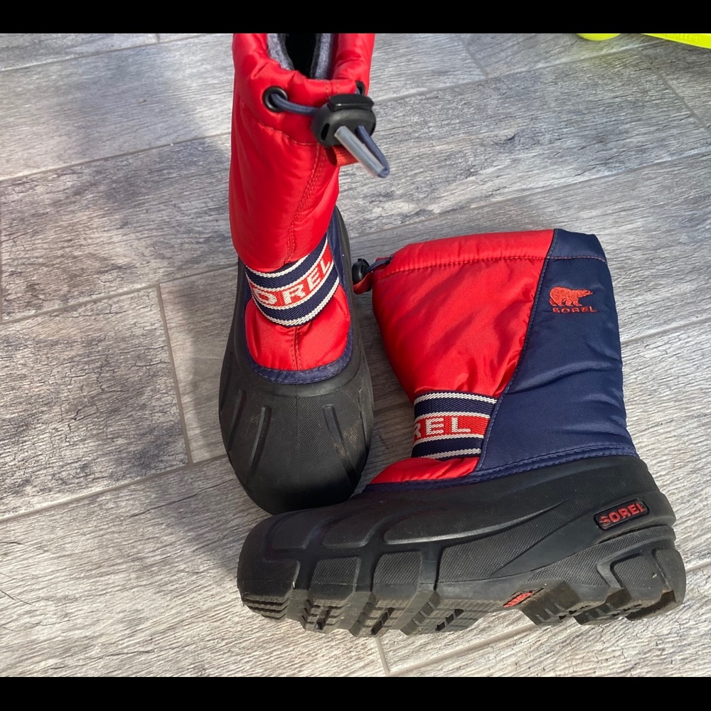 Snow boots